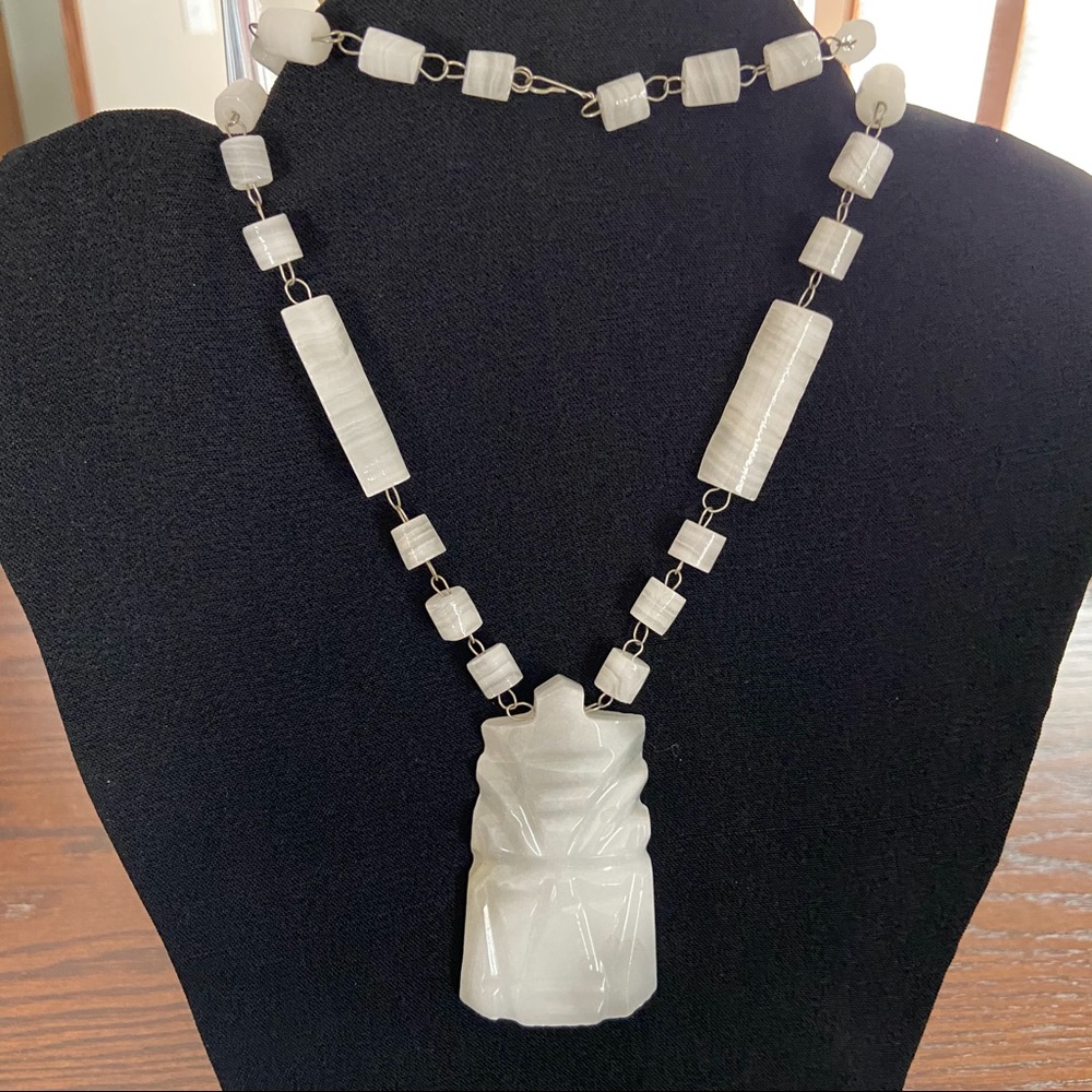 Vintage agate carved necklace